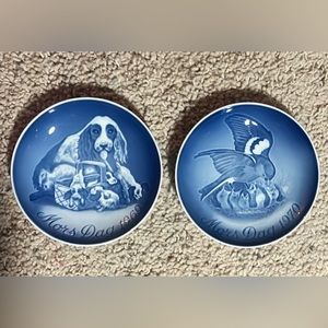 B & G Kjobenhavn Denmark '69-'70 Blue & White Mothers Day Plates - 6" Set of 2.